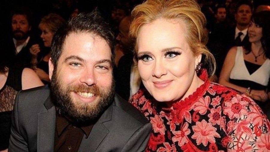 Adele resmen boşandı