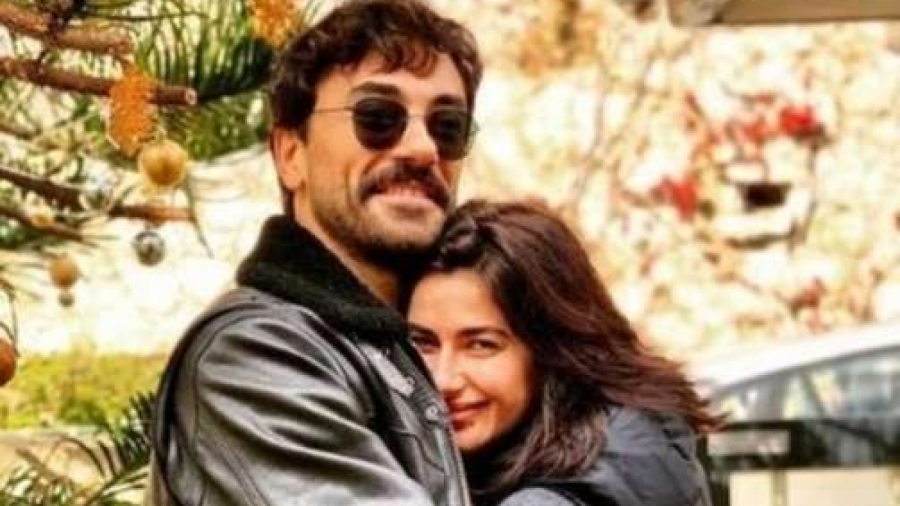 Sevgililer yürüyüşte