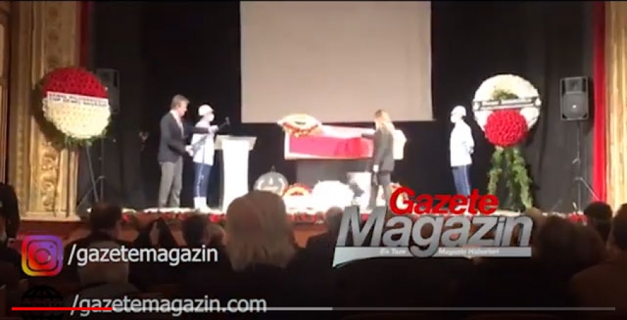 Pelin Öztekin “Bu Sahneye Böyle Çıkmak İstemezdim Babamla…”