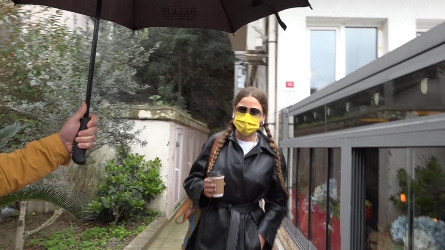 Serenay Sarıkaya, Demet Akalın’a Cevap Vermedi!
