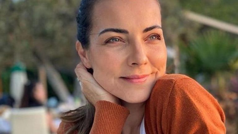 Burcu Kara Doğduğu Evde