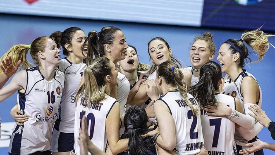 Kadınlarımız Bir Şampiyonluk Daha Getirdi