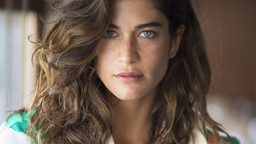 BERRAK TÜZÜNATAÇ “AŞK HAYATIM ÇOK İYİ”