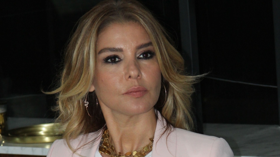 GÜLBEN ERGEN AÇIK ARTIRMAYA ÇIKARDI