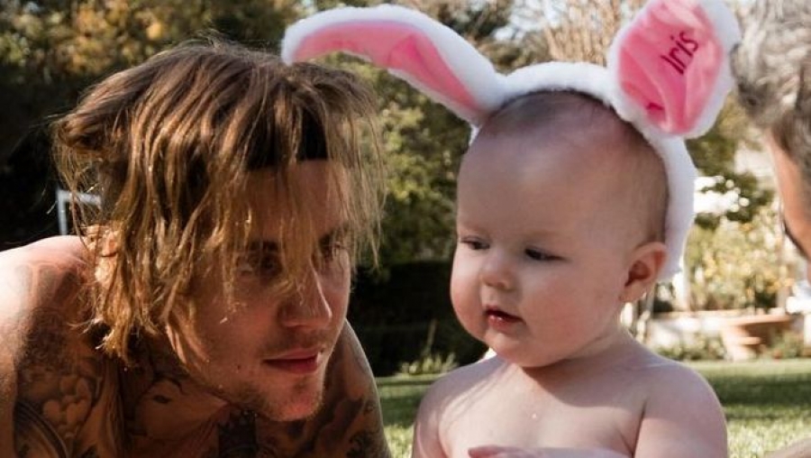 JUSTINE BIEBER YEĞENİYLE POZ VERDİ