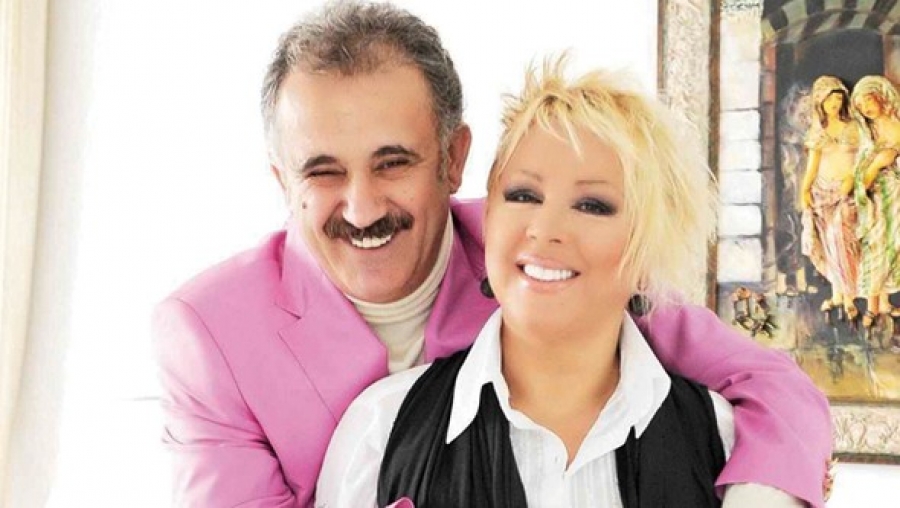 Sahurda Faik Öztürk davul çaldı, Safiye Soyman pide dağıttı