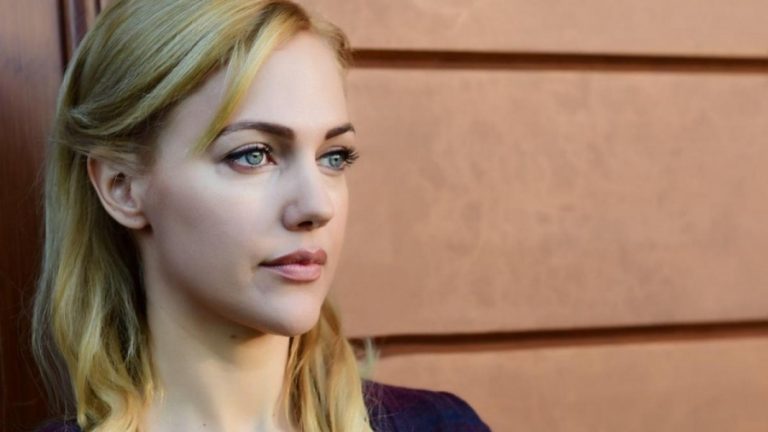 Meryem Uzerli Rus hayranlarını sevindirdi