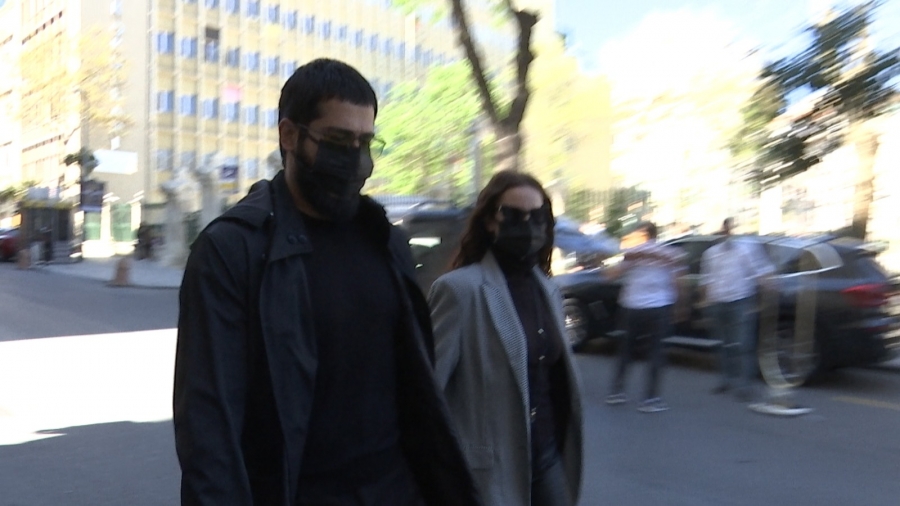 Burak Özçivit Fahriye Evcen Çifti El Ele Görüntülendi