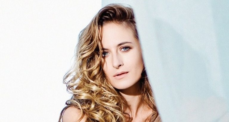 Canan Ergüder “SAÇSIZ HALİME ALIŞTIM”