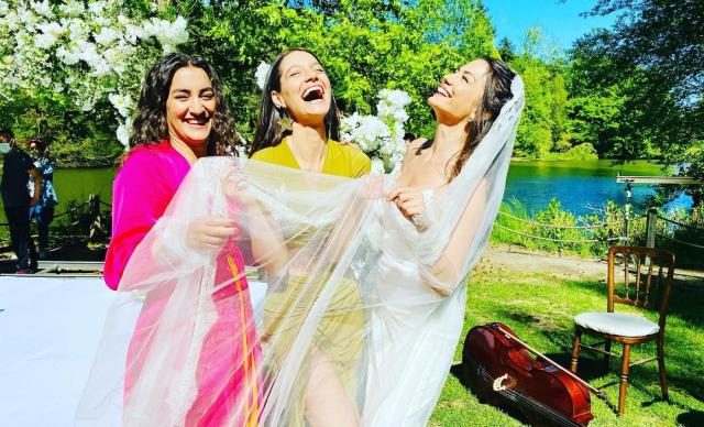 Doğduğun Ev Kaderindir dizisi final yaptı! Demet Özdemir, duygusal paylaşımıyla herkese veda etti