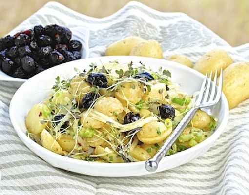 Tarhun Otu Vinaigretteli Ilık Patates Salatası | Gıda, Patates salatasi,  Patates