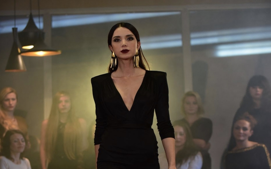 Elif Ece Uzun Hesabını kaptırdı hayatı karardı