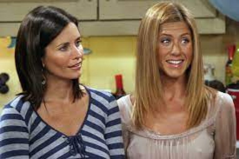 Jennifer Aniston, Monica’nın elbisesini çaldım