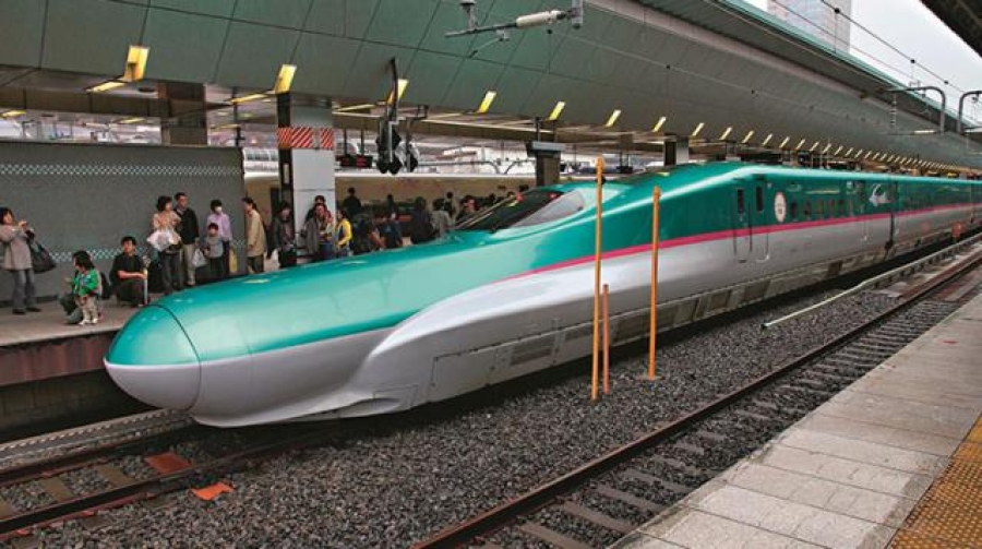Japonya’da makinist giden treni bırakıp tuvalete gitti