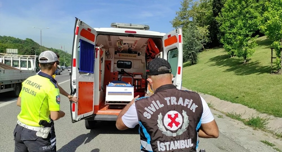 Boş ambulanslara çakar cezası
