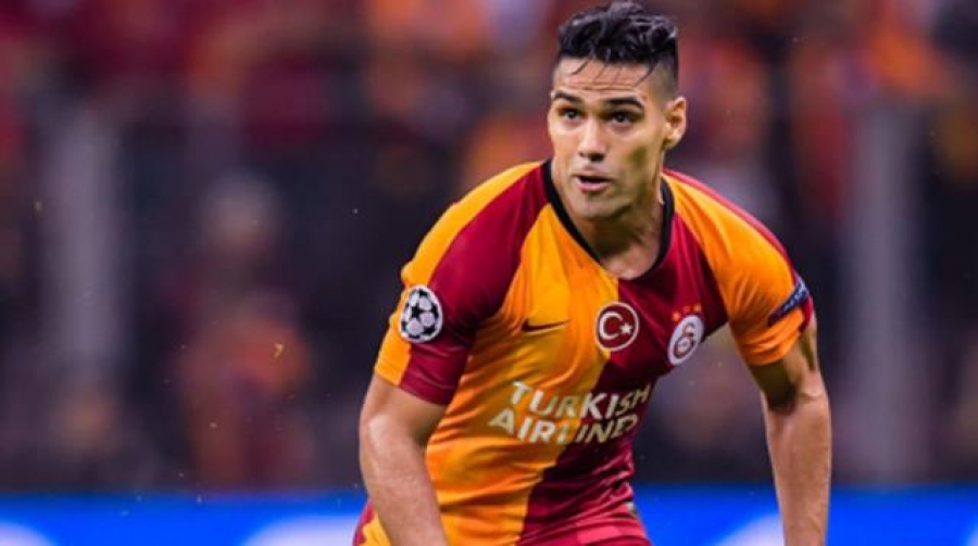Falcao’yu takımdan ayrılmaya ikna edemiyor