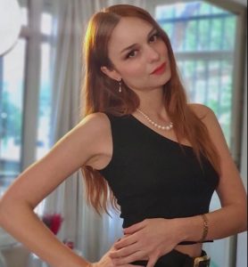 Nilperi Şahinkaya 4 yılda bir ev değiştiriyorum