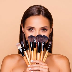 MAKYAJ ÜRÜNLERİ HANGİ SIRA İLE KULLANILMALI?