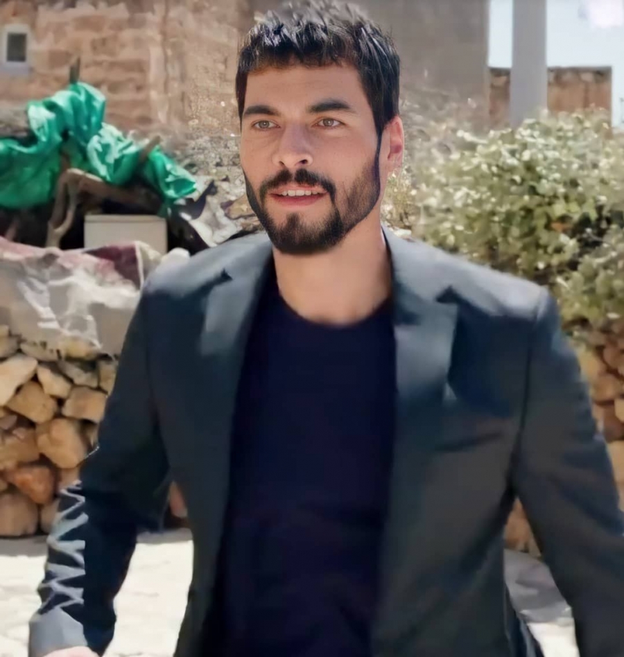 TAKIM ELBİSESİNİ BAKIN KİM ALDI?