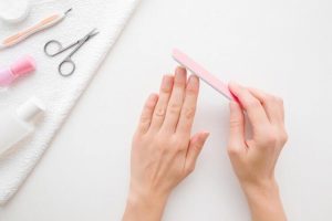 EVDE TIRNAK BAKIMI İÇİN DOĞAL YÖNTEMLER