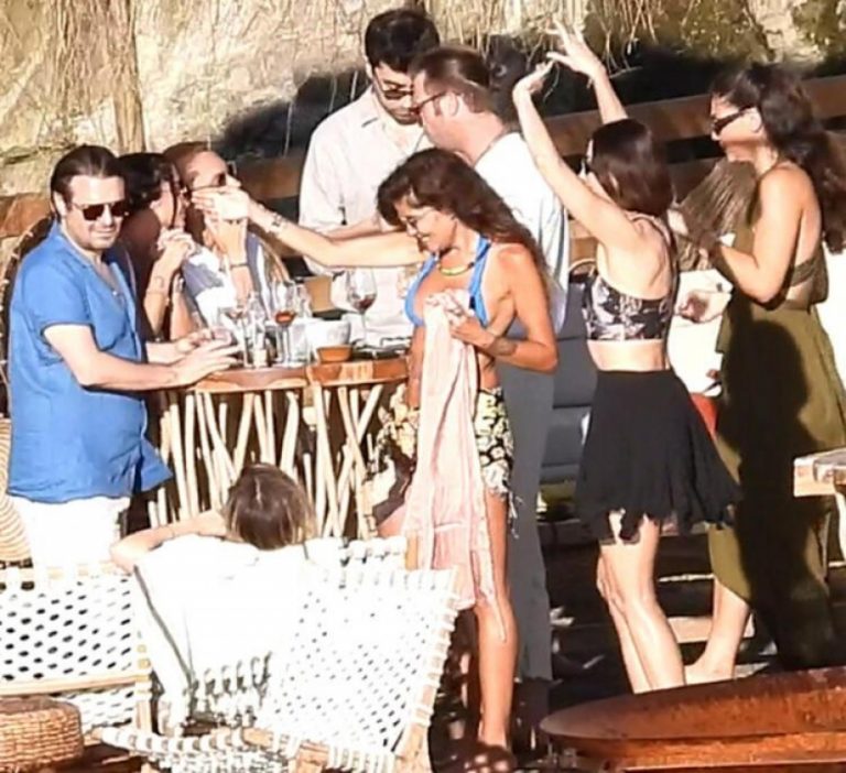 PLAJ PARTİSİNDE EĞLENDİLER