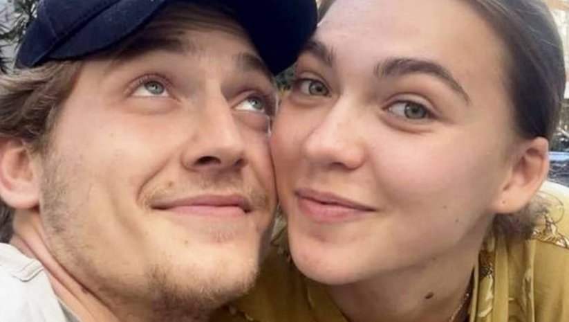 ROL ARKADAŞIYLA NİŞANLANDI