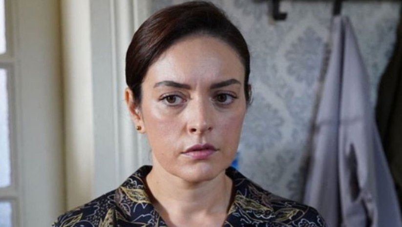 EZGİ MOLA KORAVİRÜSE YAKALANDI!