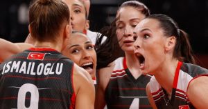 FİLENİN SULTANLARI, TOKYO’DA RUSYA’YI 3-2 DEVİRDİ