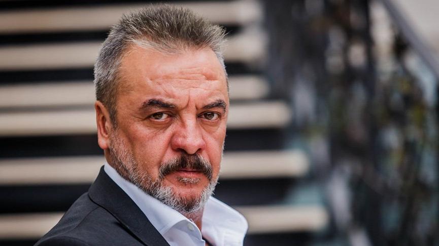 MESUT AKUSTA BEYİN KANAMASI GEÇİRDİ!