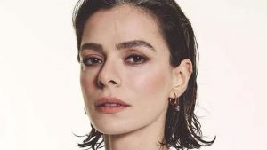 ÖZGE ÖZPİRİNÇCİ: SOSYAL MEDYADAN UZAK DURUYORUM