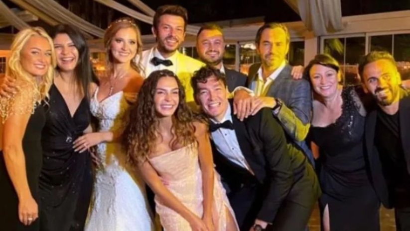 ÜNLÜ ÇİFT EVLENDİ… İŞTE DÜĞÜNDEN RENKLİ KARELER