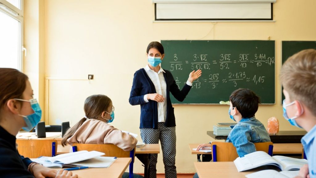 OKULDAKİ GİZLİ TEHLİKE! KORONAVİRÜSÜ GERİDE BIRAKTI!