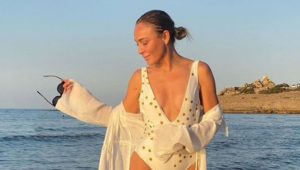 ZİYNET SALİ’DEN 46 YAŞ POZU… “BİZ DEMEDEN YAZ BİTMEZ”