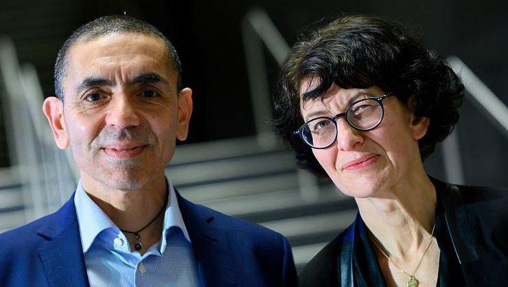 UĞUR ŞAHİN VE ÖZLEM TÜRECİ’DEN YENİ AŞI MÜJDESİ! TARİH VERDİLER…