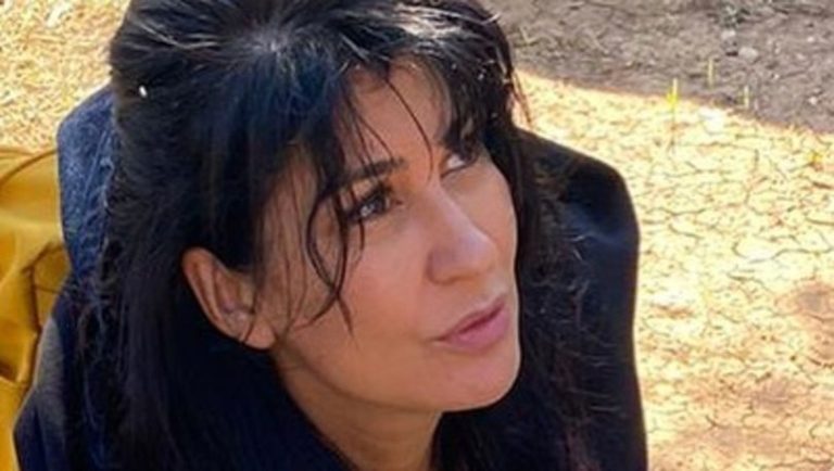 İclal Aydın Sokak Köpeklerinin Saldırısına Uğradı!