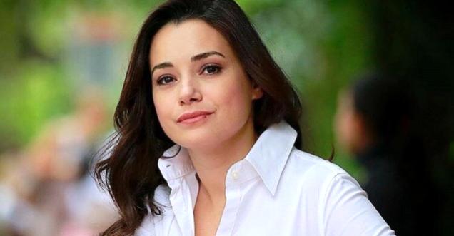 Özgü Namal Yeni Yıla Yeni Evle Giriyor