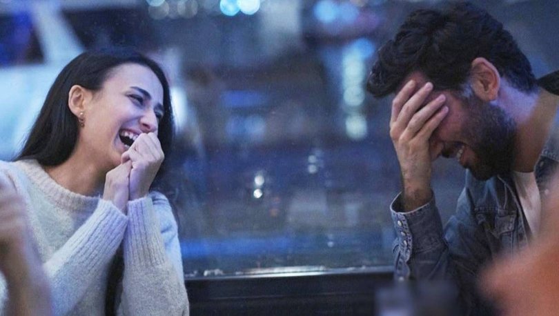 Simge Aköz ile Berkay Ateş’ten Aşk Pozu: İyi Ki…