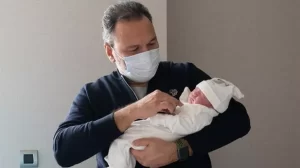 Ali Sunal: Dayın Sana Bayılıyor