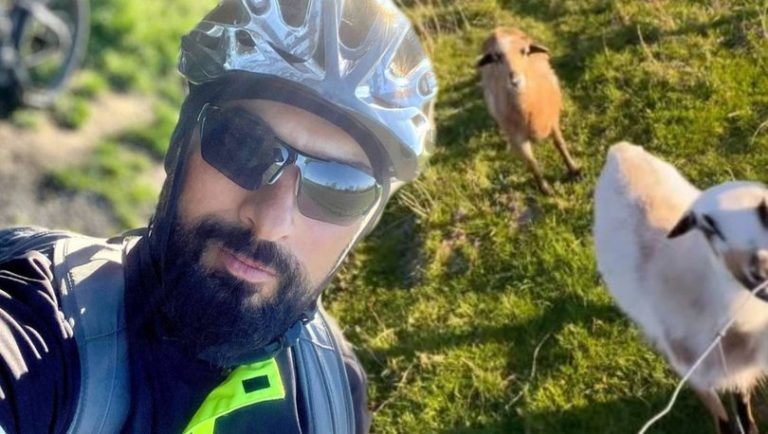 Tarkan Paylaşımıyla Sosyal Medyayı Salladı!