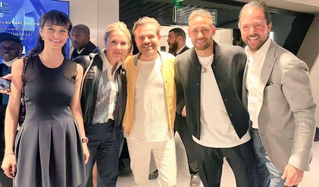 Kenan Doğulu-Beren Saat Çifti Neymar ile Tanıştı