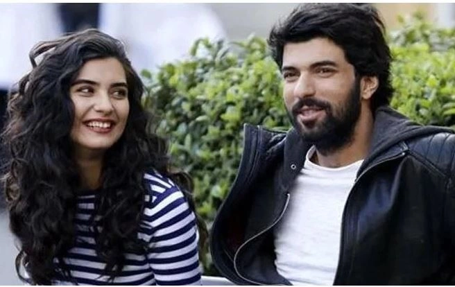 Tuba Büyüküstün ile Engin Akyürek Aşk Mı Yaşıyor?