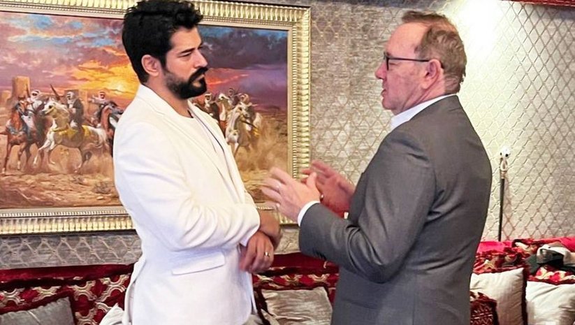 Kevin Spacey ile Buluşan Burak Özçivit’e Tepki Yağdı